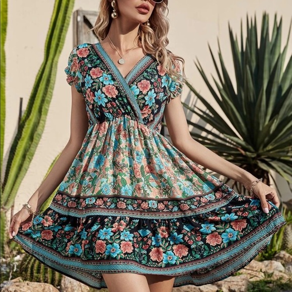 Dresses & Skirts - Boho Gypsy Floral Print V Neck Dress